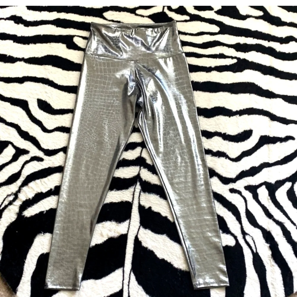 Onzie Mid Rise Leggings Metalic Mercury Foil S/M nwot